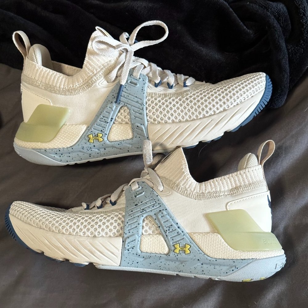 Under Armour Athletic Shoes in Cream and Blue